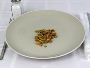 مغز پسته کمی نمک زده